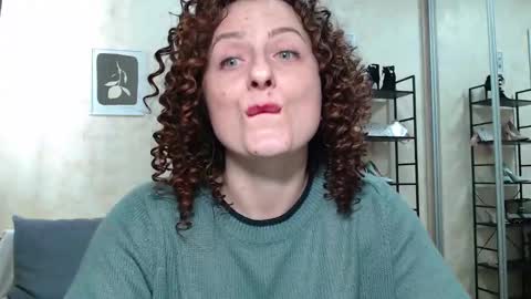 Snapshot of afi_black_coffee chatting on February 27, 10:44 am afi_black_coffee online show from February 27, 10:44 am