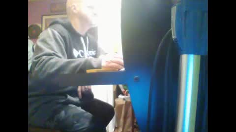 afr10221966 online show from December 18, 11:34 am