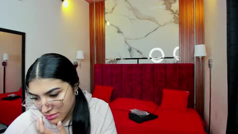 Snapshot of afroditaandsoffi chatting on March 4, 11:51 am Afrodita Chery y Hermione online show from March 4, 11:51 am