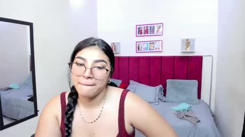 Snapshot of afroditaandsoffi chatting on February 22, 12:18 pm Afrodita Chery y Hermione online show from February 22, 12:18 pm