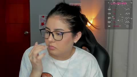 Cat online show from April 14, 4:38 am