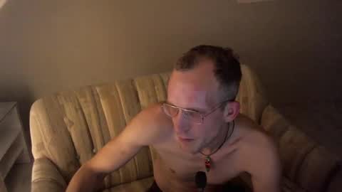 agin17 online show from December 4, 9:07 pm