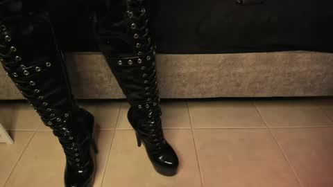 agnes_jones online show from April 16, 12:22 am