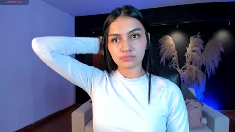 aidajoness online show from December 5, 11:30 am