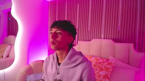 Aiden online show from March 2, 12:45 pm