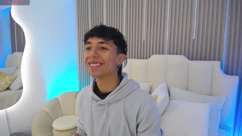 Aiden online show from March 10, 1:04 pm