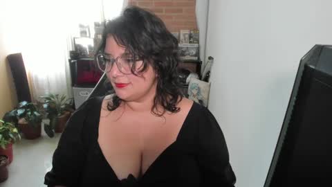 Catalina online show from September 19, 8:01 pm