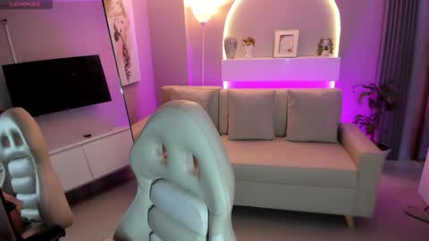   online show from February 17, 2:21 am