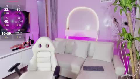   online show from December 4, 2:33 am