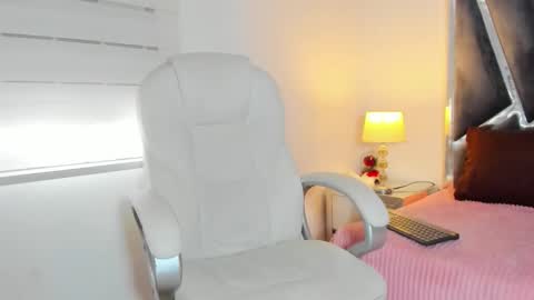 AIRA online show from February 25, 8:01 pm