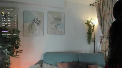 Aisha online show from March 3, 1:29 pm