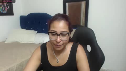 aisha_french online show from April 7, 5:59 pm