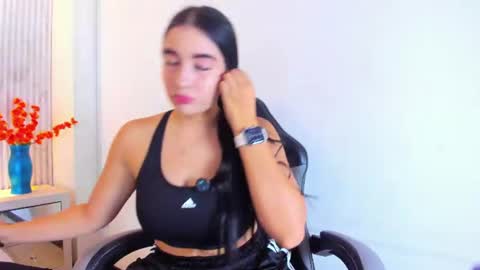 Aisha Stones online show from July 21, 12:29 pm