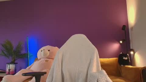 Lora online show from September 28, 8:23 am