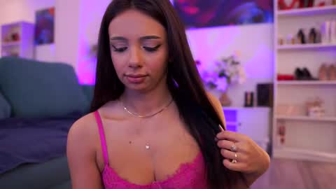 Aisha online show from February 5, 11:03 am