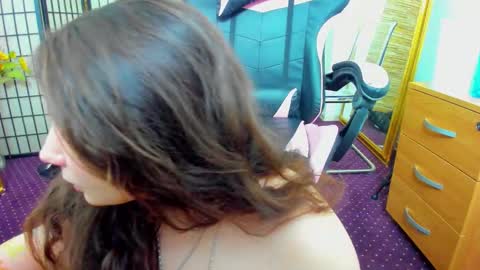 Aisha online show from January 18, 5:27 am