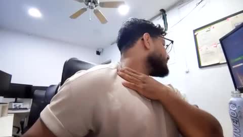 Snapshot of aj_cooper90_ chatting on November 1, 5:28 am Esteban online show from November 1, 5:28 am