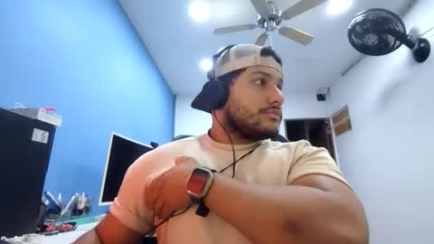 Esteban online show from November 24, 8:46 am