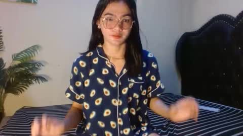 akamamiki25 online show from May 5, 12:11 pm