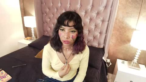 A K A N E  U W U online show from February 25, 4:46 pm