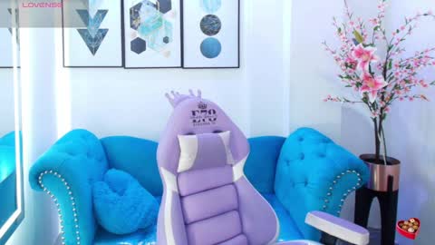 Azaka  online show from April 9, 12:22 pm