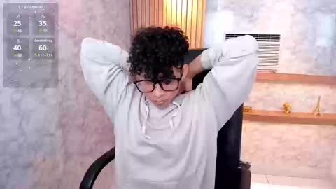 akazaboy online show from September 12, 8:55 pm