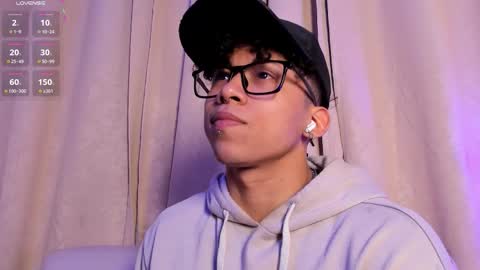 akazaboy online show from March 18, 4:51 am