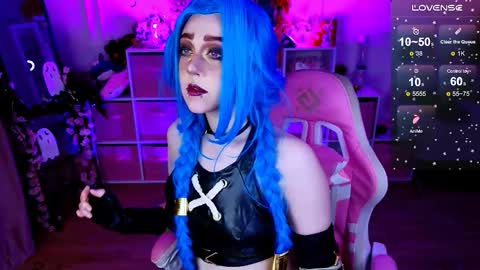 Aki online show from November 19, 5:34 pm