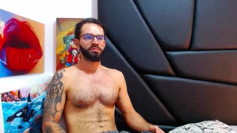 akiles online show from February 12, 11:52 pm