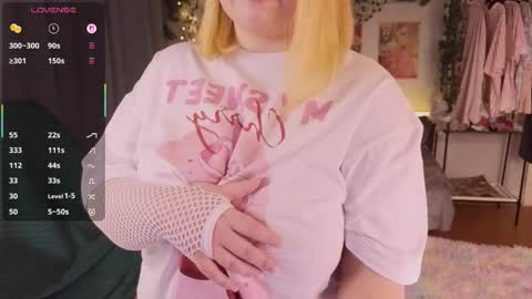 Aki online show from November 22, 5:11 pm