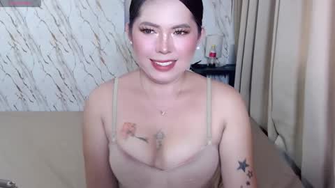 akiragirl_ online show from June 5, 6:52 am