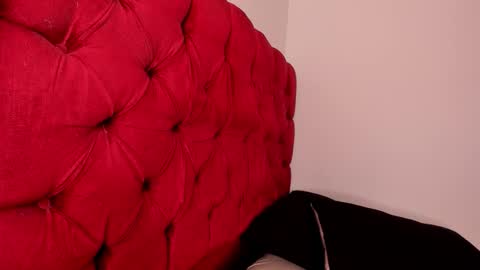 akirahattori__ online show from February 3, 6:40 am