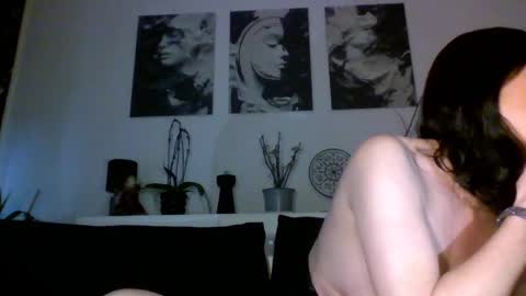 MIHAELA online show from February 3, 10:03 pm