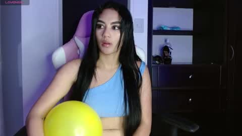 Snapshot of alahia_sweet_official chatting on October 4, 7:55 pm Alahia sweet official online show from October 4, 7:55 pm