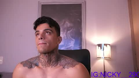 alan_morrys online show from April 21, 1:31 am