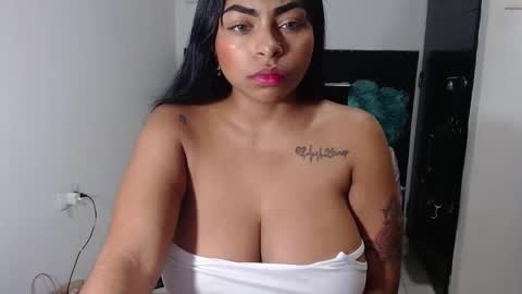 alanajonees online show from December 24, 1:16 am