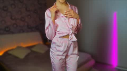 alanamell online show from February 7, 8:22 am