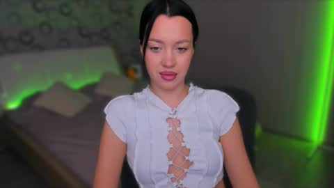 alanamell online show from March 3, 2:15 am