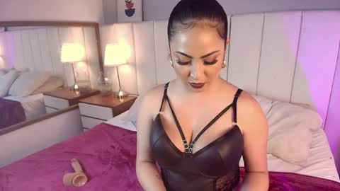 alanawestt online show from May 21, 10:38 pm