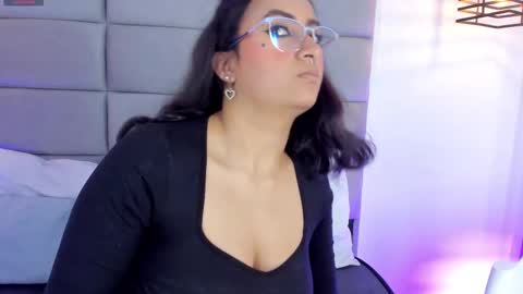  Alana Whitte  online show from January 6, 5:28 pm