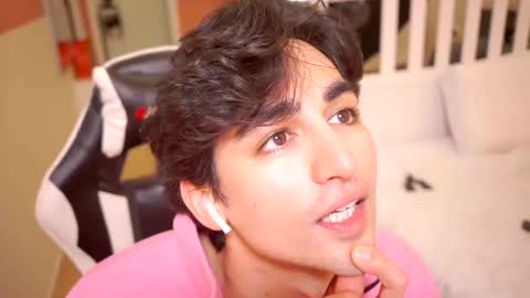 idenavarre online show from January 16, 3:32 pm