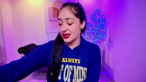 Alanna  online show from April 1, 4:02 am