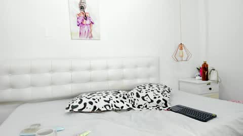 alanna_miaw online show from April 11, 5:56 am