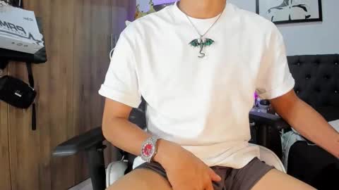 alannaughty_ online show from February 5, 1:20 am