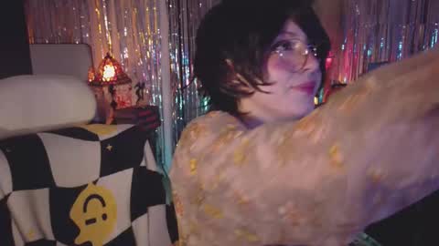 Alaska Grace       online show from March 11, 4:15 am