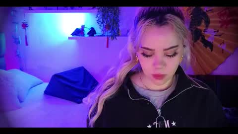 albaandthayron online show from February 26, 12:19 pm