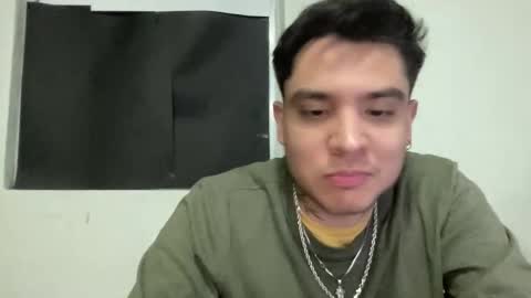 alber753713 online show from June 5, 6:52 am