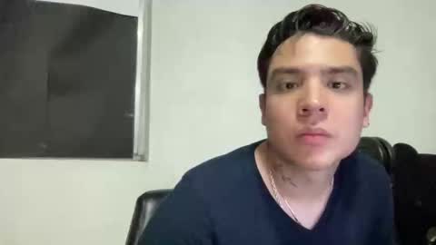 alber753713 online show from May 26, 2:06 am