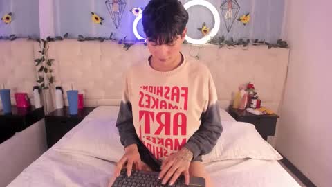 ale_aurarashi online show from November 26, 6:21 am