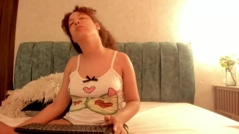 Aleera online show from April 14, 8:34 pm